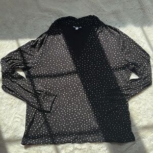 Reitmans Black Polka Dot V-Neck Top – Size M | Flirty Fit | Soft Stretch |